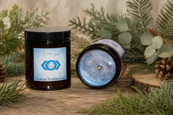 Bougie 7 chakras artisanale en cire végétale pour harmoniser les centres énergétiques
